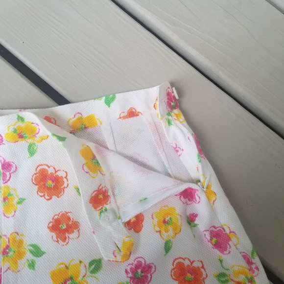 12p white shorts with bright flowers - Picture 8 of 10